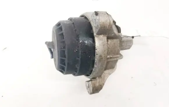 BMW 1 E81 E87 Engine mount bracket 13981112