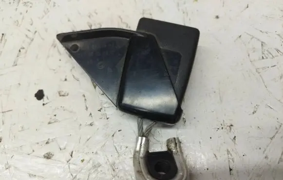 Mercedes-Benz CLK A208 C208 Rear seatbelt buckle 2088601869 560351002C