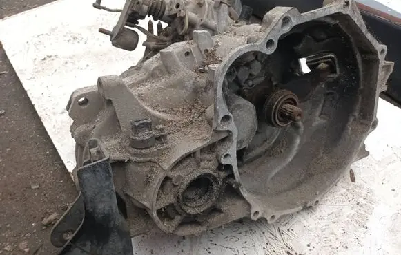 Mitsubishi Colt Manual 5 speed gearbox f5m411r8a1