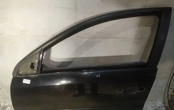 Opel Signum Front door juodos