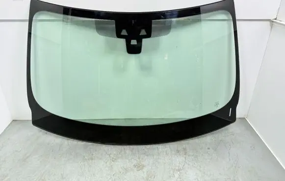 Jaguar F-Pace Front windscreen/windshield window