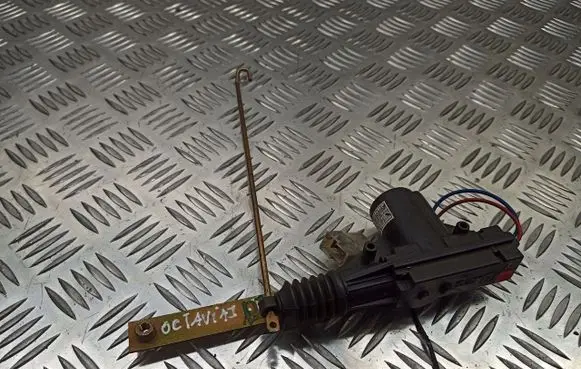 Skoda Octavia Mk1 (1U) Sliding door latching motor 1U0920801B