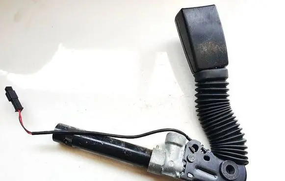 BMW 5 F10 F11 Rear seatbelt buckle 615796400D G224802A