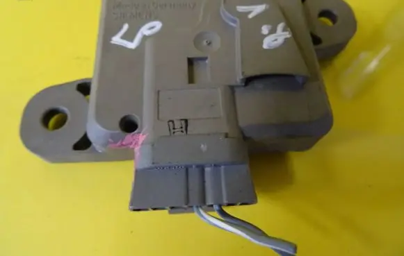 Opel Zafira A Airbag deployment crash/impact sensor 09136122
