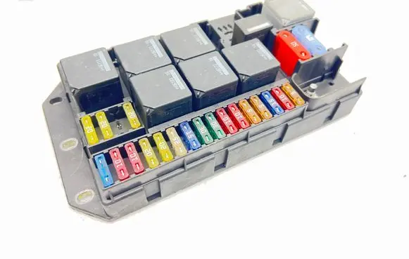 Land Rover Range Rover L322 Fuse module YQE500340