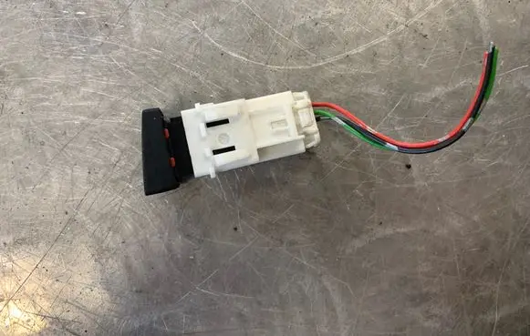 Nissan Qashqai Hazard light switch