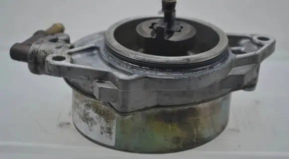 Audi A6 S6 C6 4F Vacuum pump 05145100AD