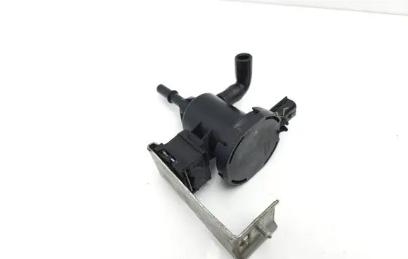 Mercedes-Benz CLA C117 X117 W117 Vacuum valve A0014760532 2017B RG0005