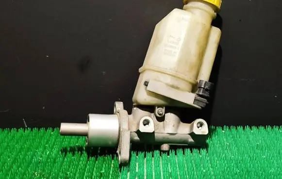 Alfa Romeo 147 Master brake cylinder 32066966E
