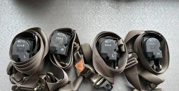 Nissan Patrol Y60 Set of seat belts 8684452N06 8684552N06 8884452N06