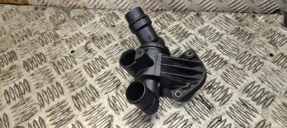 Audi A4 S4 B7 8E 8H Thermostat/thermostat housing 