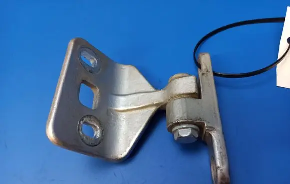 Mercedes-Benz E W211 Rear door lower hinge