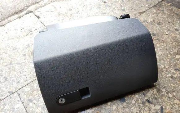 Volkswagen Transporter - Caravelle T5 Glove box 7H1857121