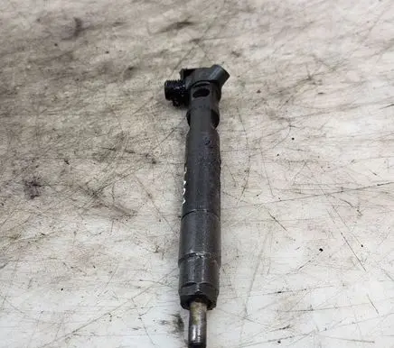 Mercedes-Benz Vito Viano W639 Fuel injector A6510704987 28342997
