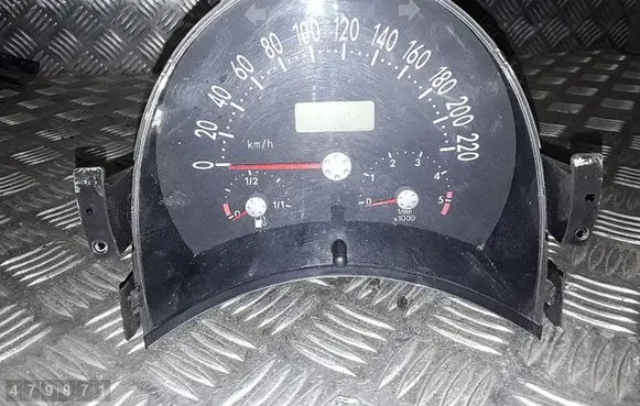 Volkswagen New Beetle Speedometer (instrument cluster) 1C0920805A