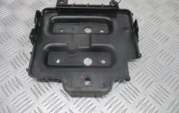 Hyundai Getz Battery box tray 