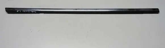 Peugeot 5008 Front door windshield rail 