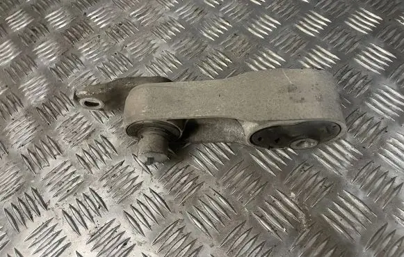 Citroen C3 Picasso Engine mount bracket