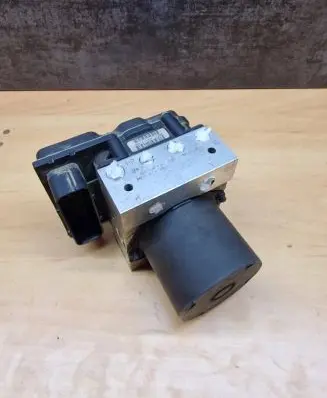 BMW 5 E60 E61 ABS Pump 6768550 0265236020