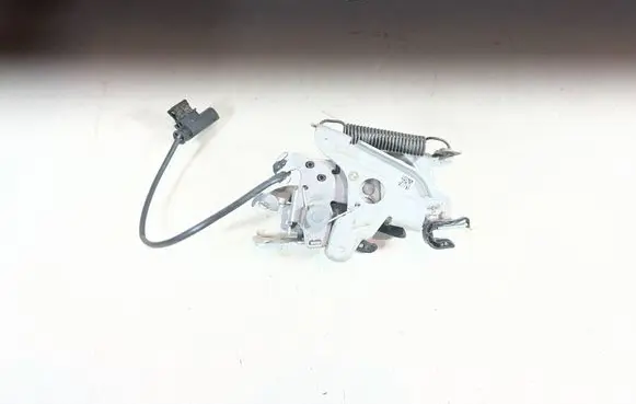 BMW 3 G20 G21 Engine bonnet/hood lock/latch loop/hook 7468347