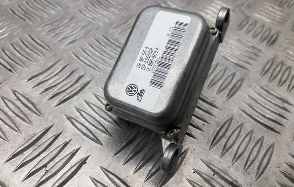 Volkswagen Golf V ESP acceleration yaw rate sensor 1K0907655B