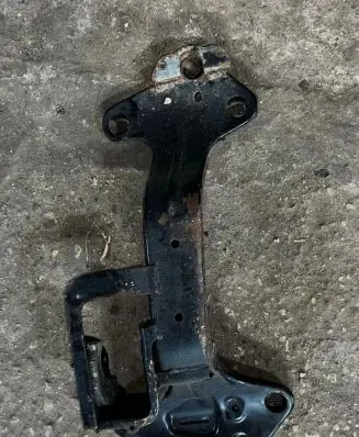 BMW X5 E53 Gear shift cable bracket 