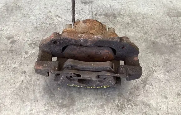 Chrysler Grand Voyager IV Front brake caliper
