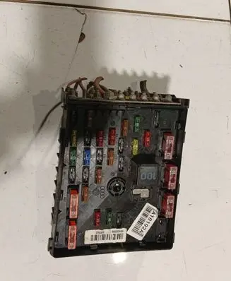 Volkswagen PASSAT B6 Fuse box set 46455396