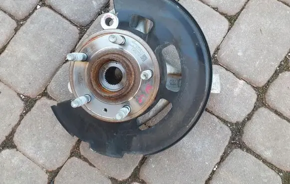 Opel Astra K Front wheel hub spindle knuckle 39030299