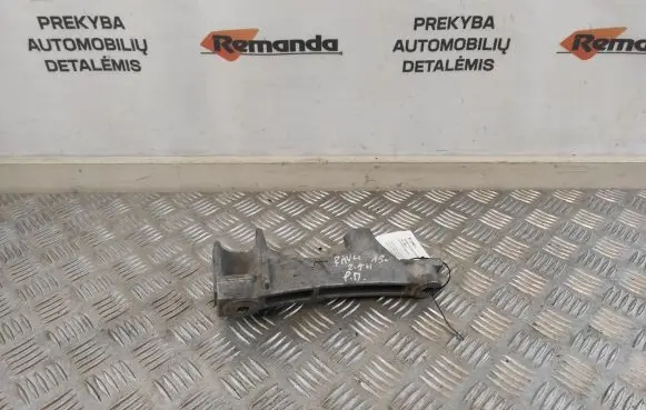 Toyota RAV 4 (XA50) Engine mounting bracket