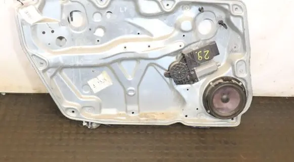 Volkswagen PASSAT B5 Generator/alternator 8E4837751BS