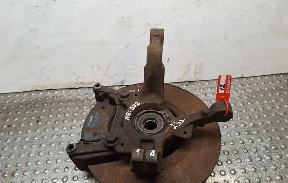 Renault Clio III Front wheel hub spindle knuckle S25056572 8200345945