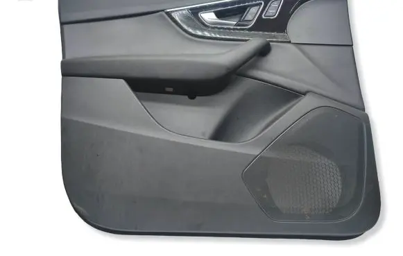 Audi Q7 4M Front door card panel trim 4M1868017