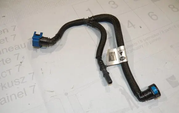 Land Rover Defender Fuel line pipe L8B29289KB