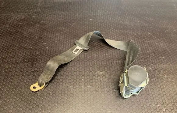 Audi A6 S6 C6 4F Rear seatbelt 605827100 4F0857305E