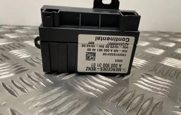Mercedes-Benz C W204 Fuel injection pump control unit/module A0009003101
