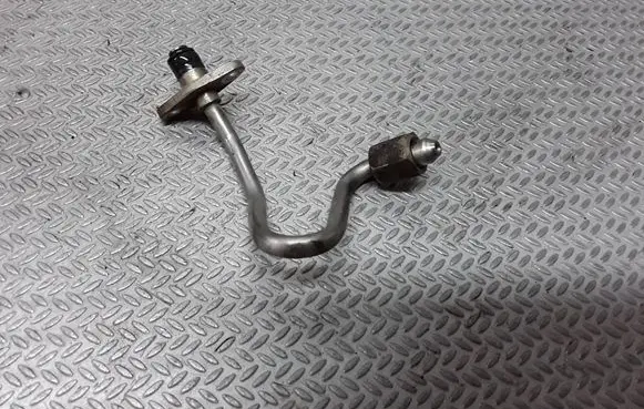 Toyota Avensis T250 Fuel line pipe