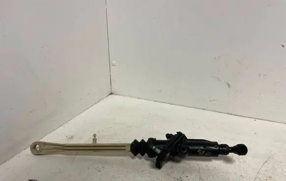 Volvo S60 Clutch master cylinder 30713421