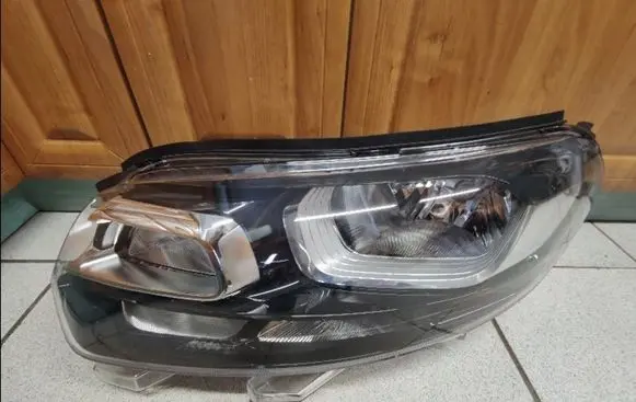 Citroen Jumpy Headlight/headlamp 980856778000