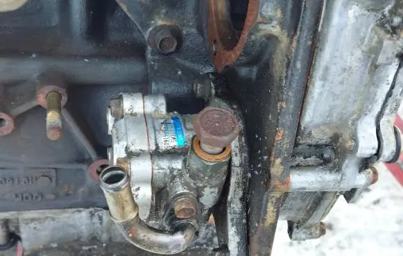 Nissan Almera N16 Power steering pump 5M321
