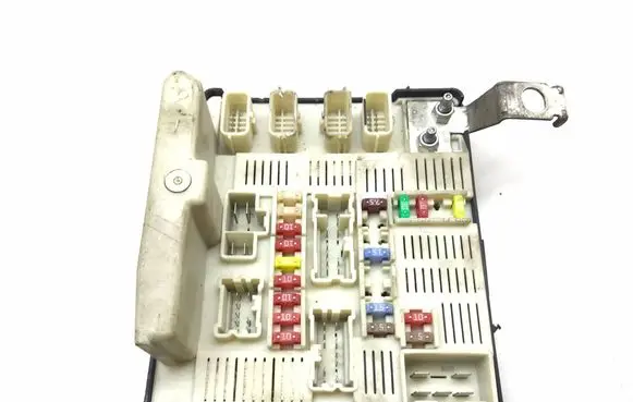 Renault Megane II Fuse module 8200481866 K3326
