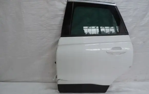Opel Crossland X Rear door