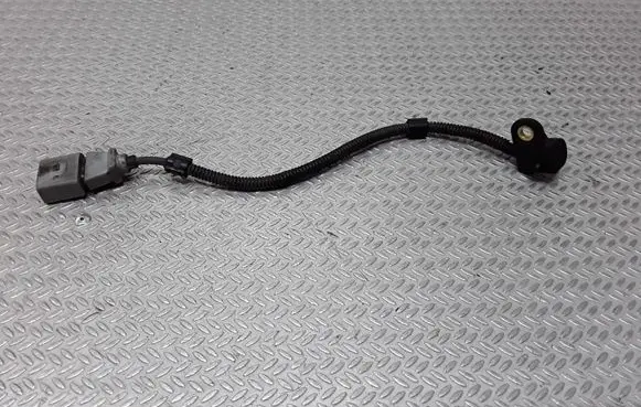 Volkswagen PASSAT B6 Camshaft position sensor 9805940