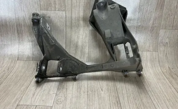 Porsche Boxster 981 Engine mount bracket 98133115105