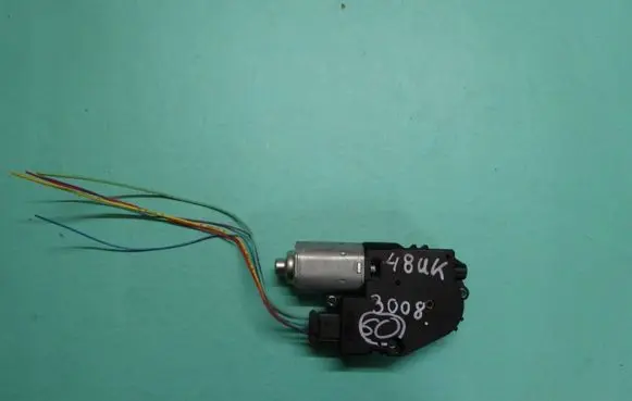 Peugeot 3008 I Sunroof motor/actuator 2223284A 1713046C07