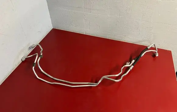 BMW X7 G07 Air conditioning (A/C) pipe/hose 6821425 64536821425