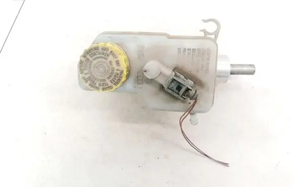 Master brake cylinder