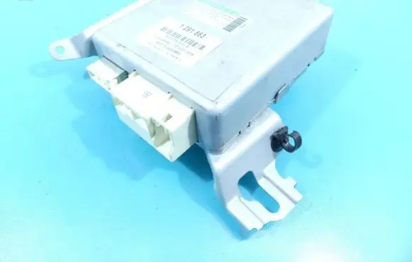 Toyota Avensis T270 Central body control module 89650-05180 IMPRK1291863