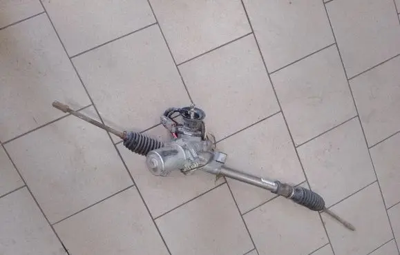 Suzuki Swift I Steering rack 63J8