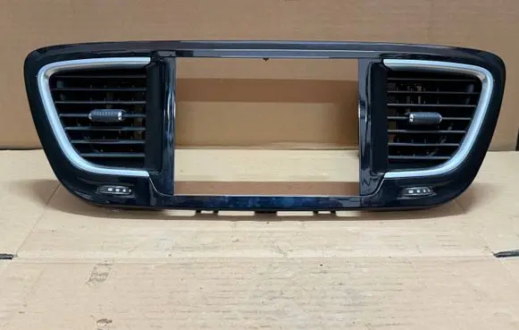 Chrysler Pacifica Radio/GPS head unit trim 3354266 121816 0000040168